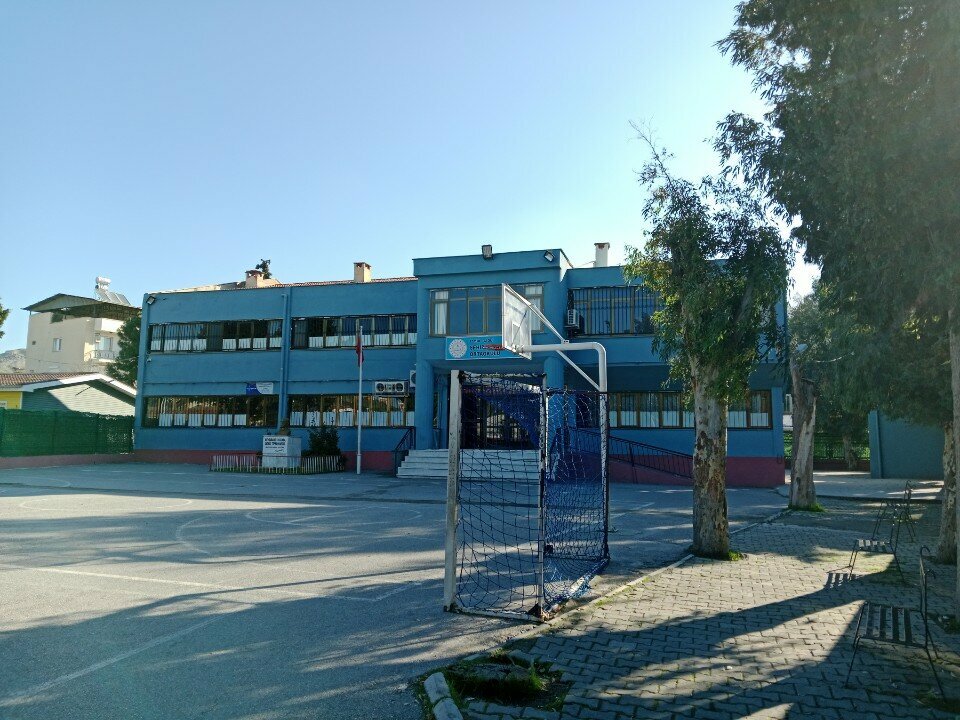 School Harmandali Middle School, Izmir, photo