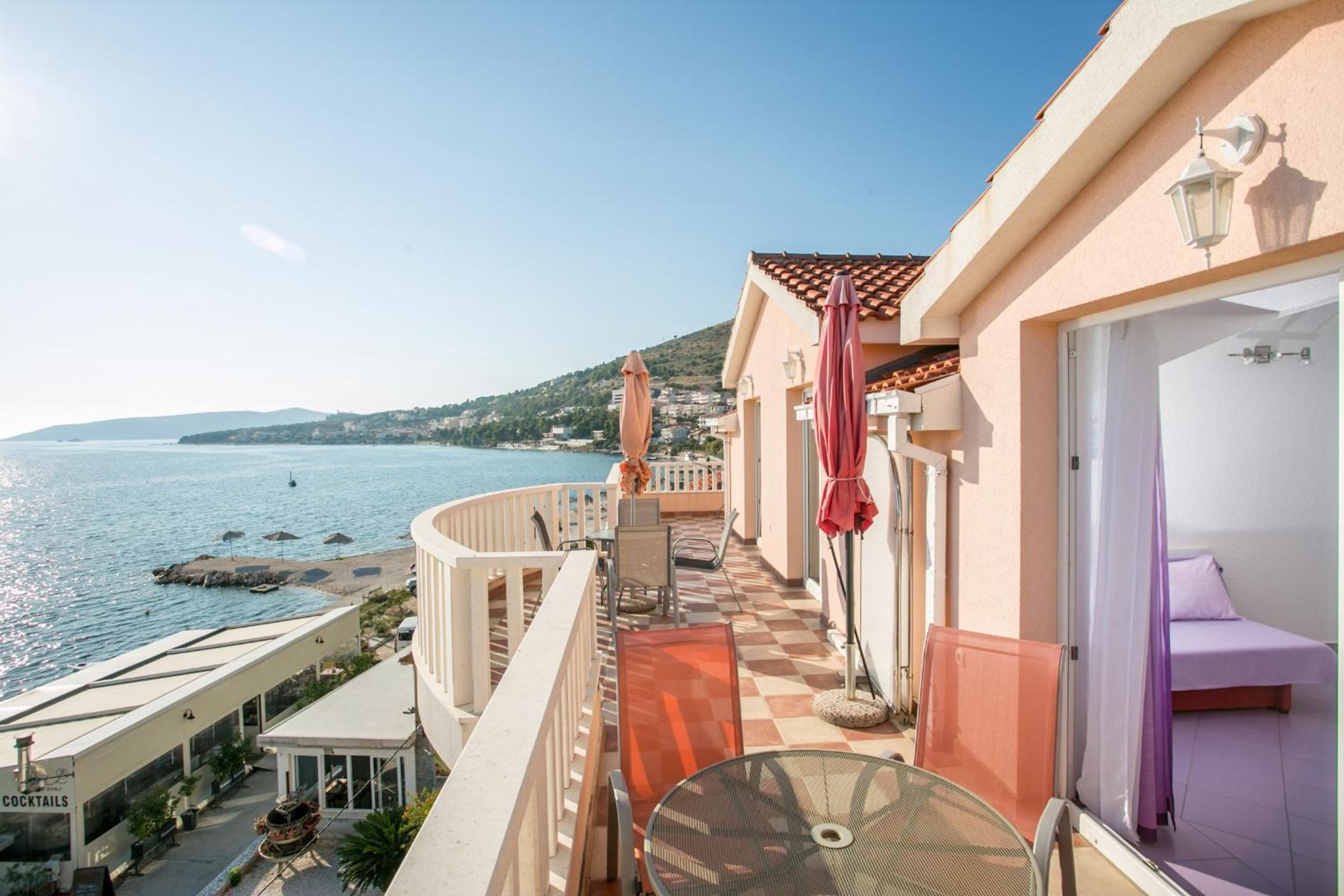 Фото Kaja - right next to the beach