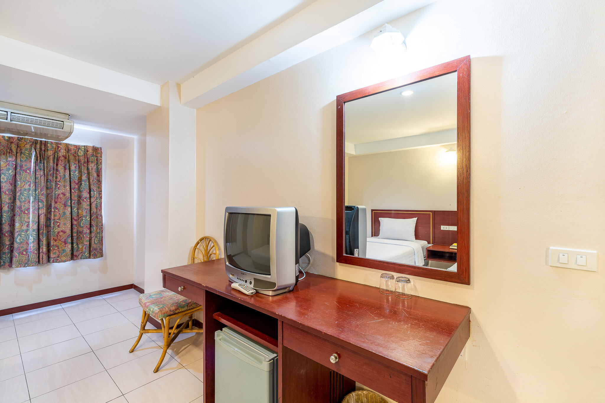 Фото Eastiny Place Hotel