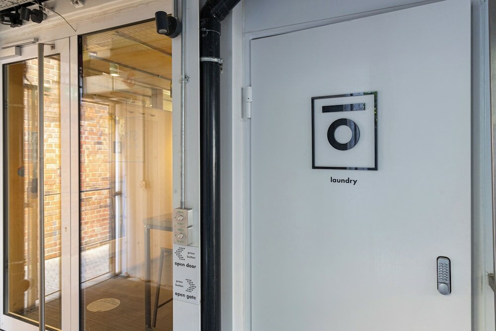 Фото StowAway Waterloo