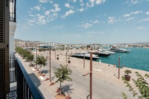 Гостиница Ryans La Marina