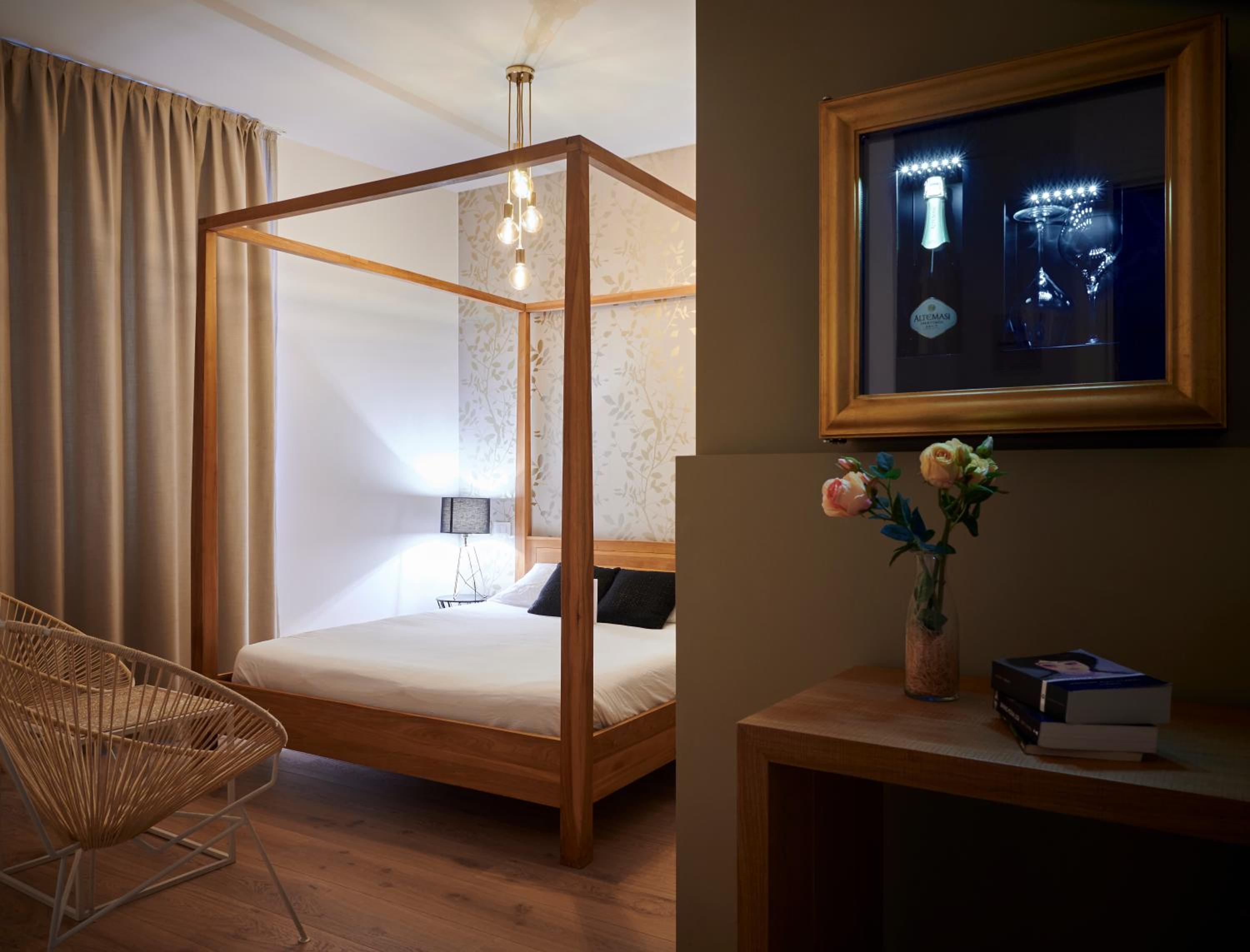 Фото Lainez Rooms & Suites