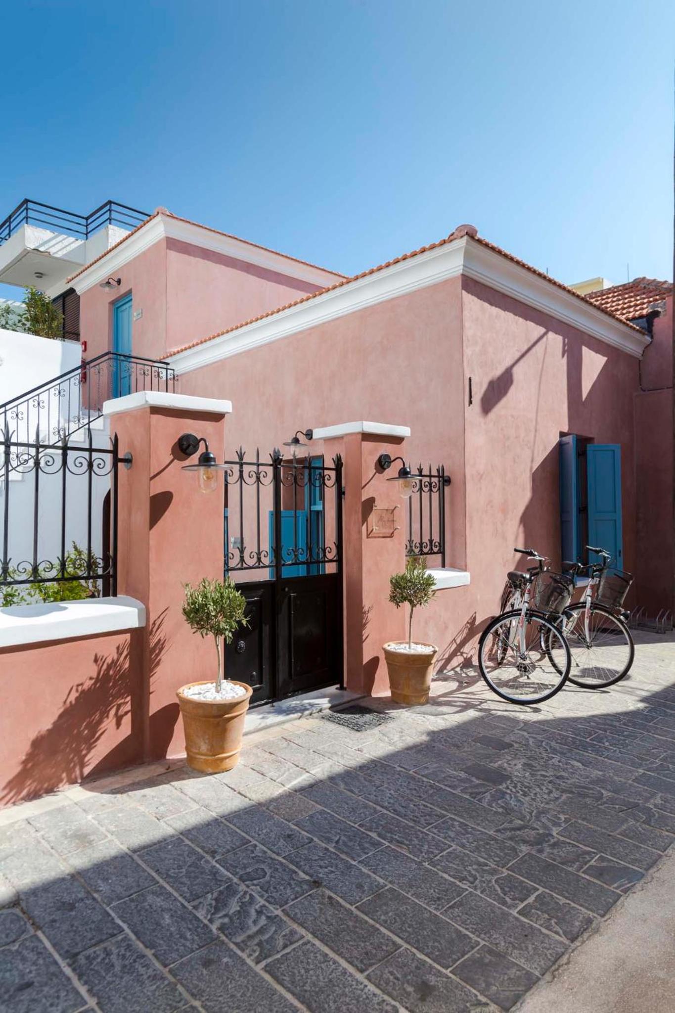 Фото Blue Jasmine Suites