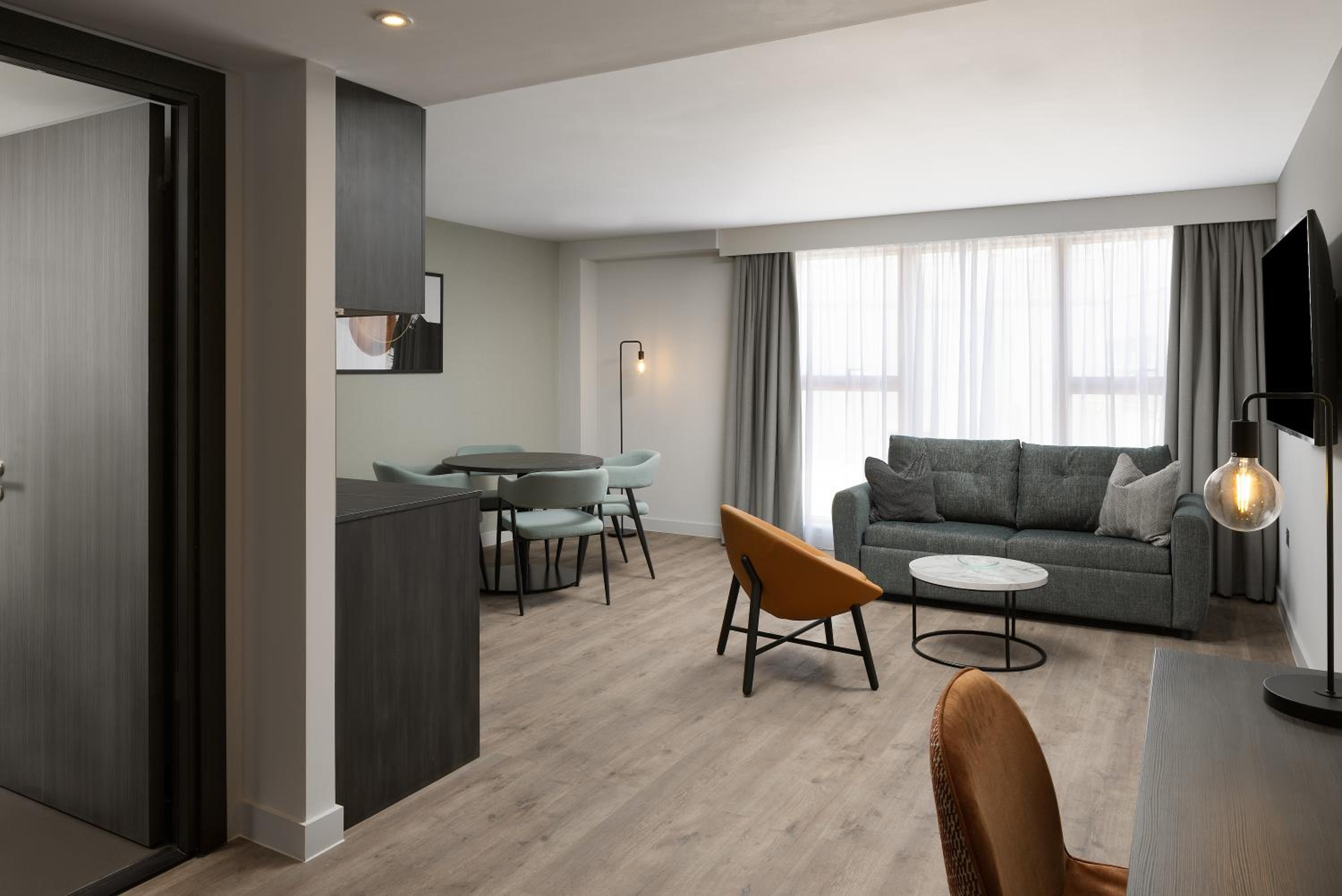 Фото Residence Inn Manchester Piccadilly