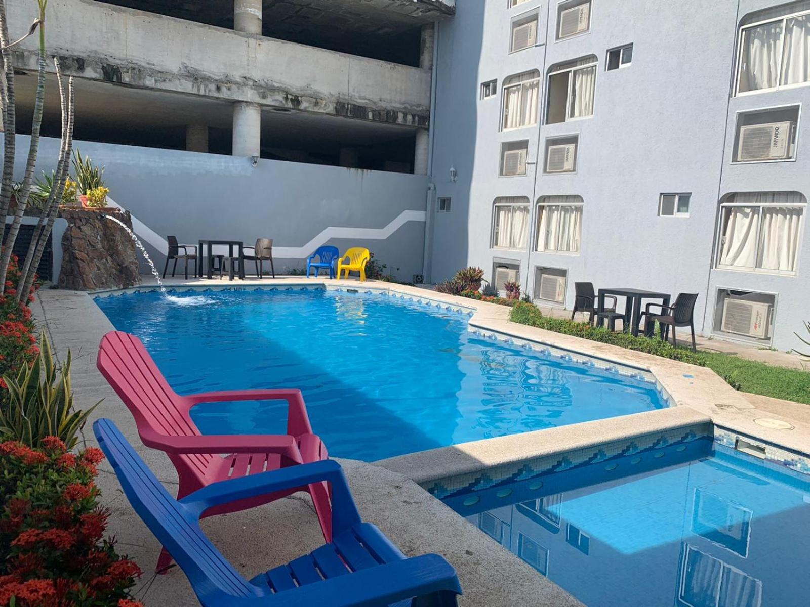 Фото Hotel Plaza Jardín