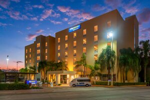 Гостиница City Express Leon