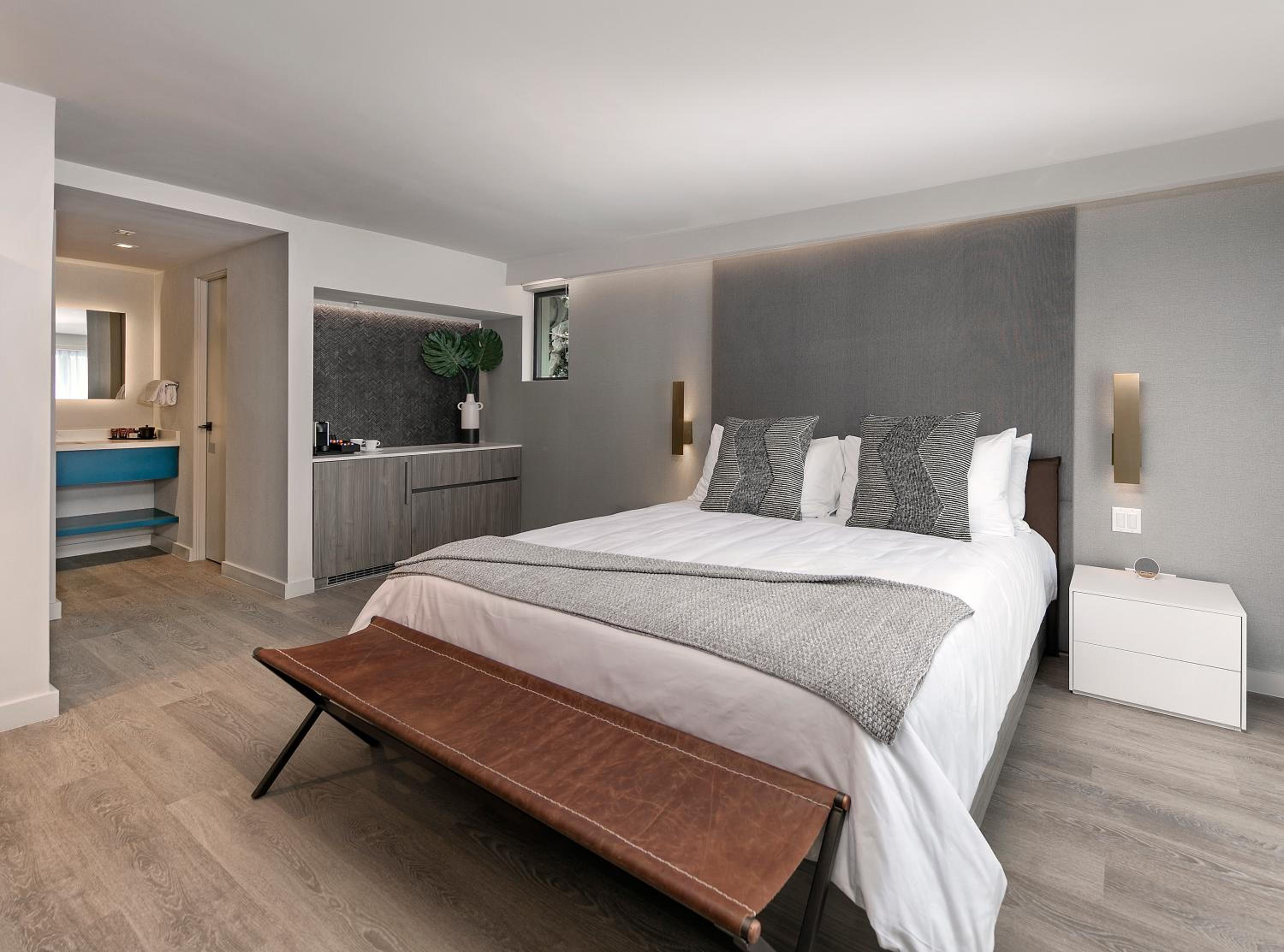 Фото La Jolla Cove Suites