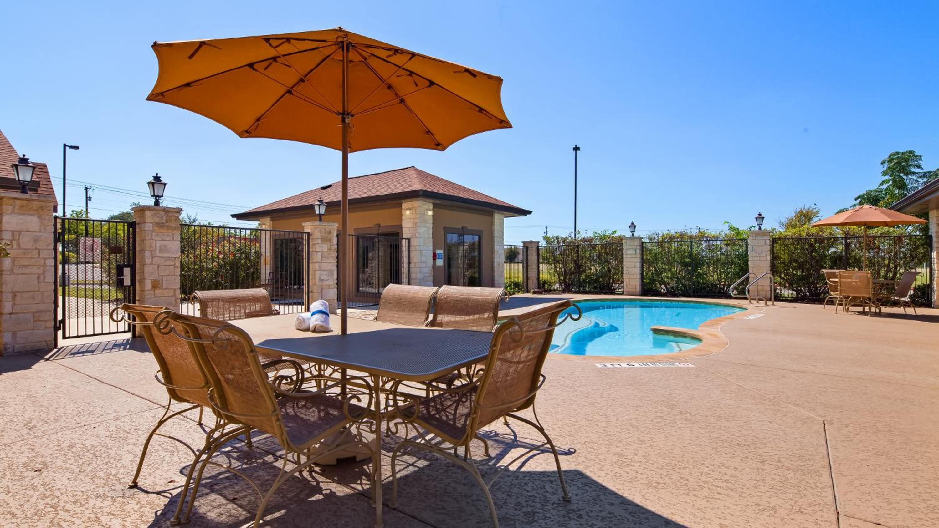 Фото Microtel Inn & Suites by Wyndham Round Rock