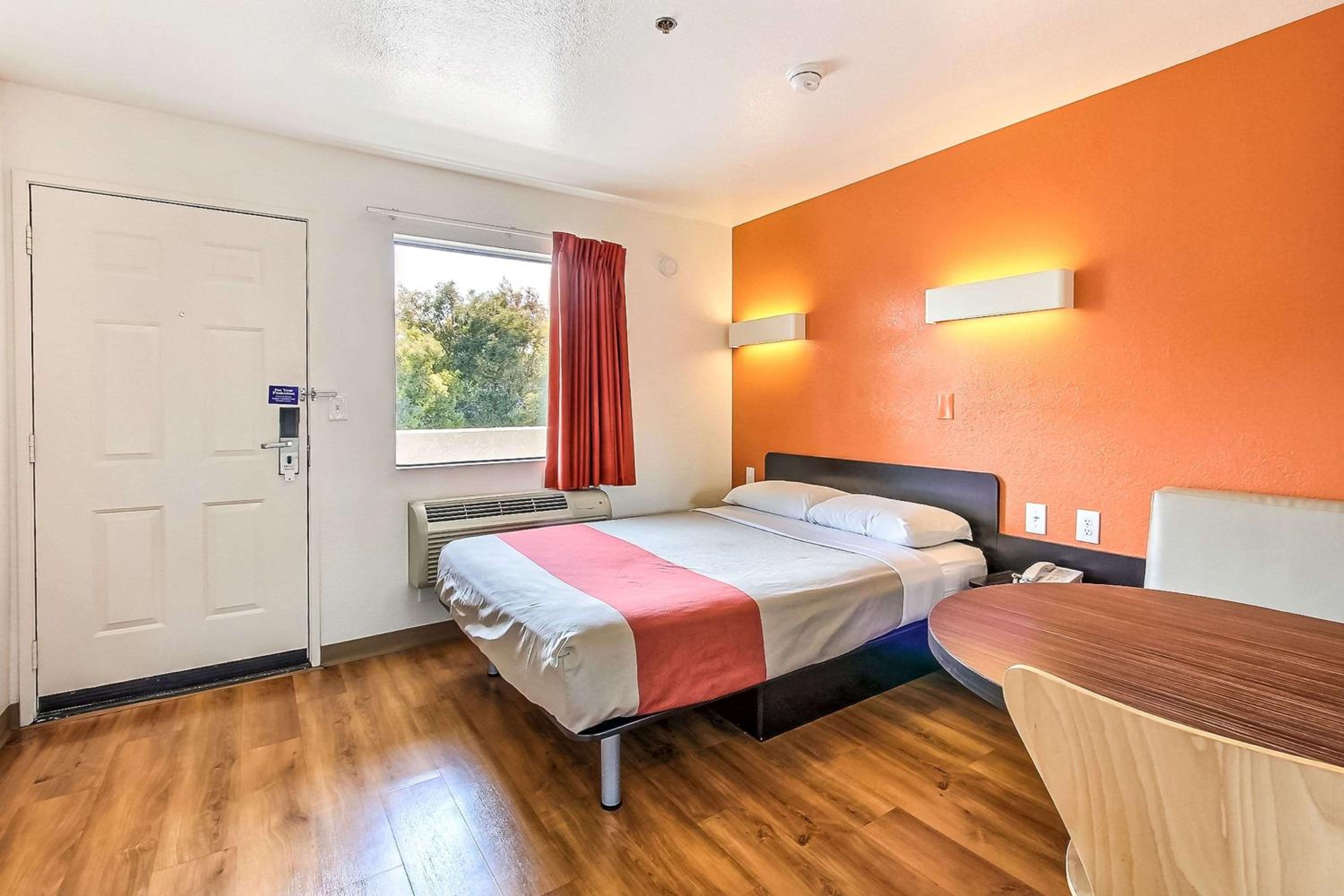 Фото Motel 6 Sunnyvale, Ca - North