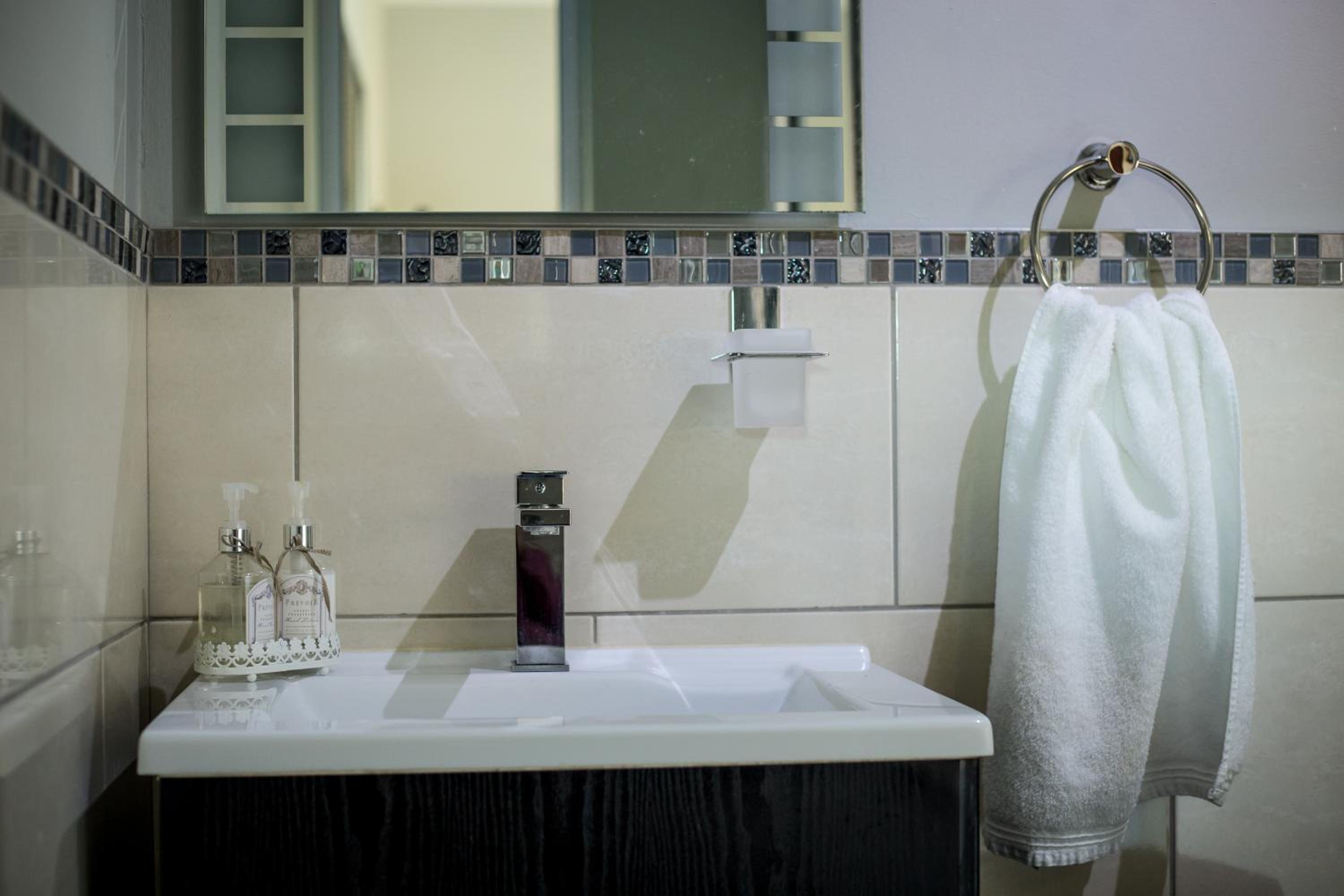 Фото 21 Klein Karoo Street