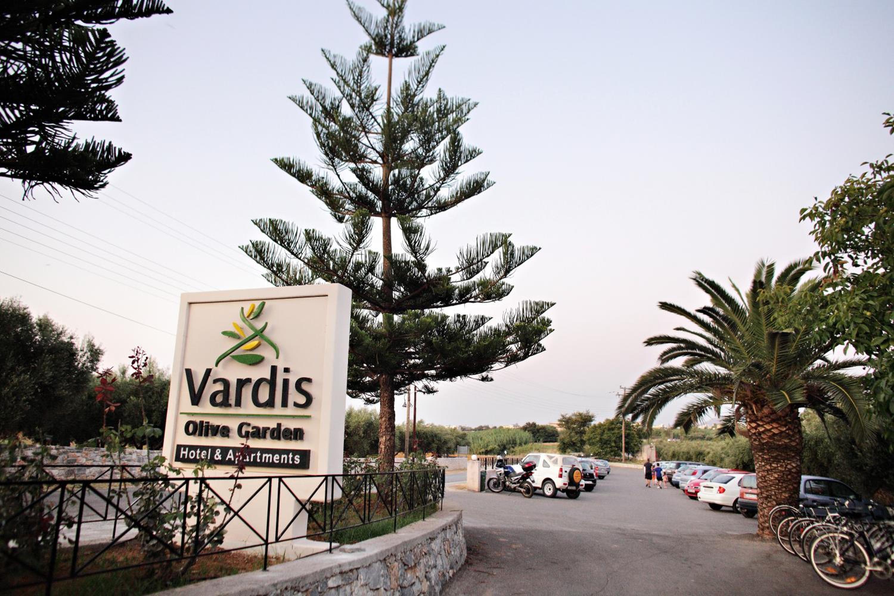 Фото Vardis Olive Garden