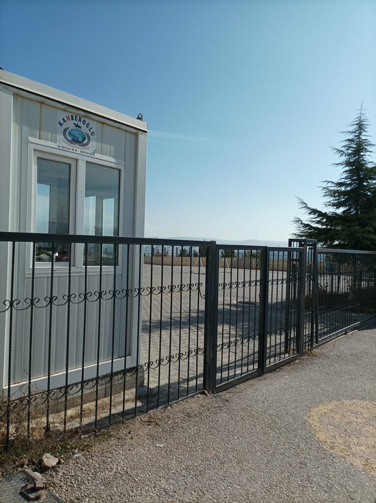 School Saray Middle School, Ankara, photo