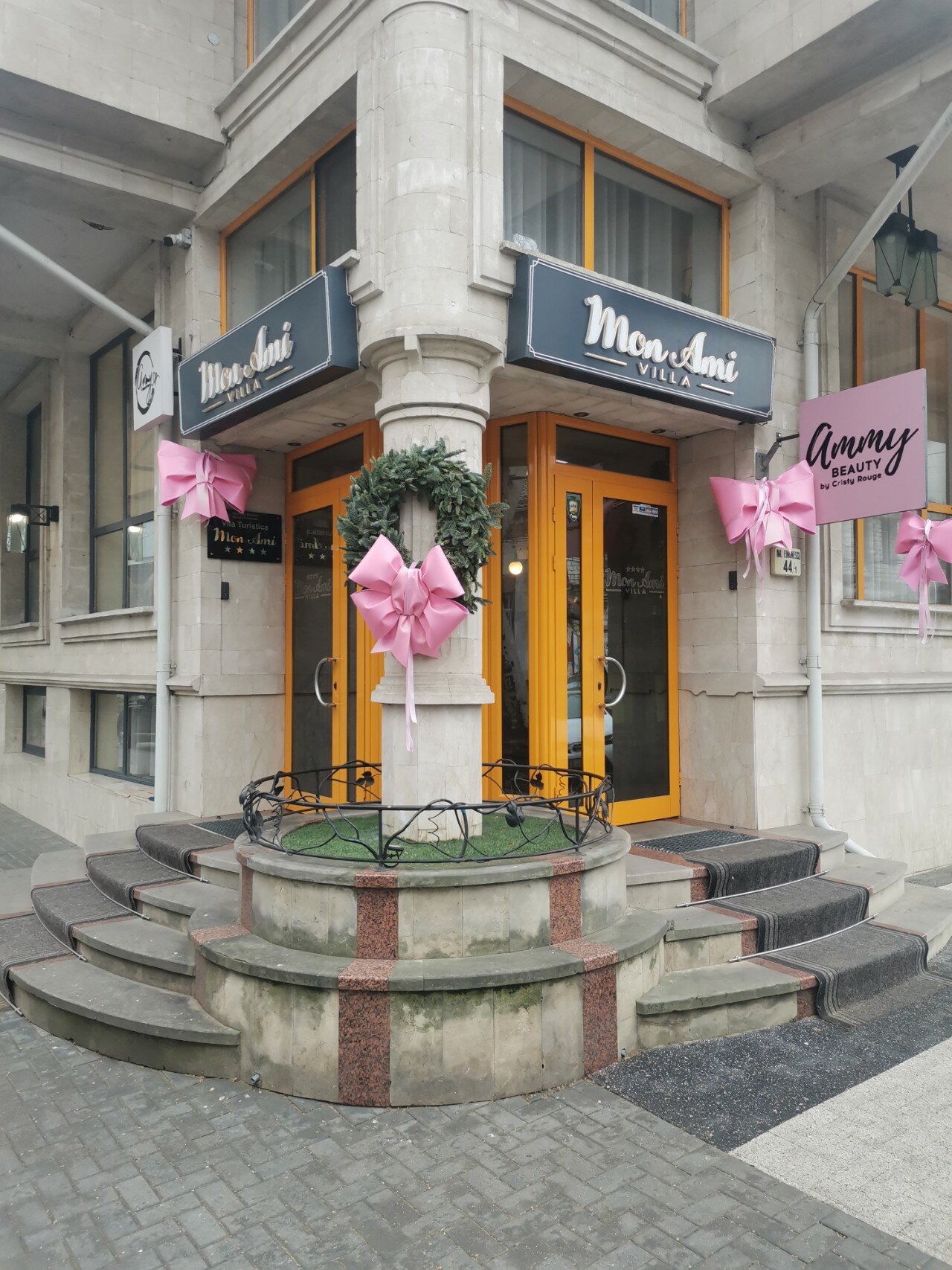 Фото Mon Ami Villa