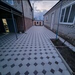 Mirplitki (Krasnaya Street, 174) ، رصف البلاط