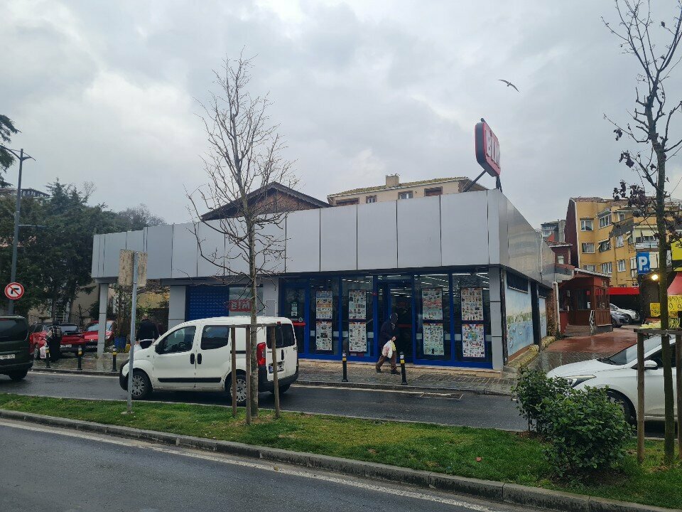 Supermarket Bim, Istanbul, photo