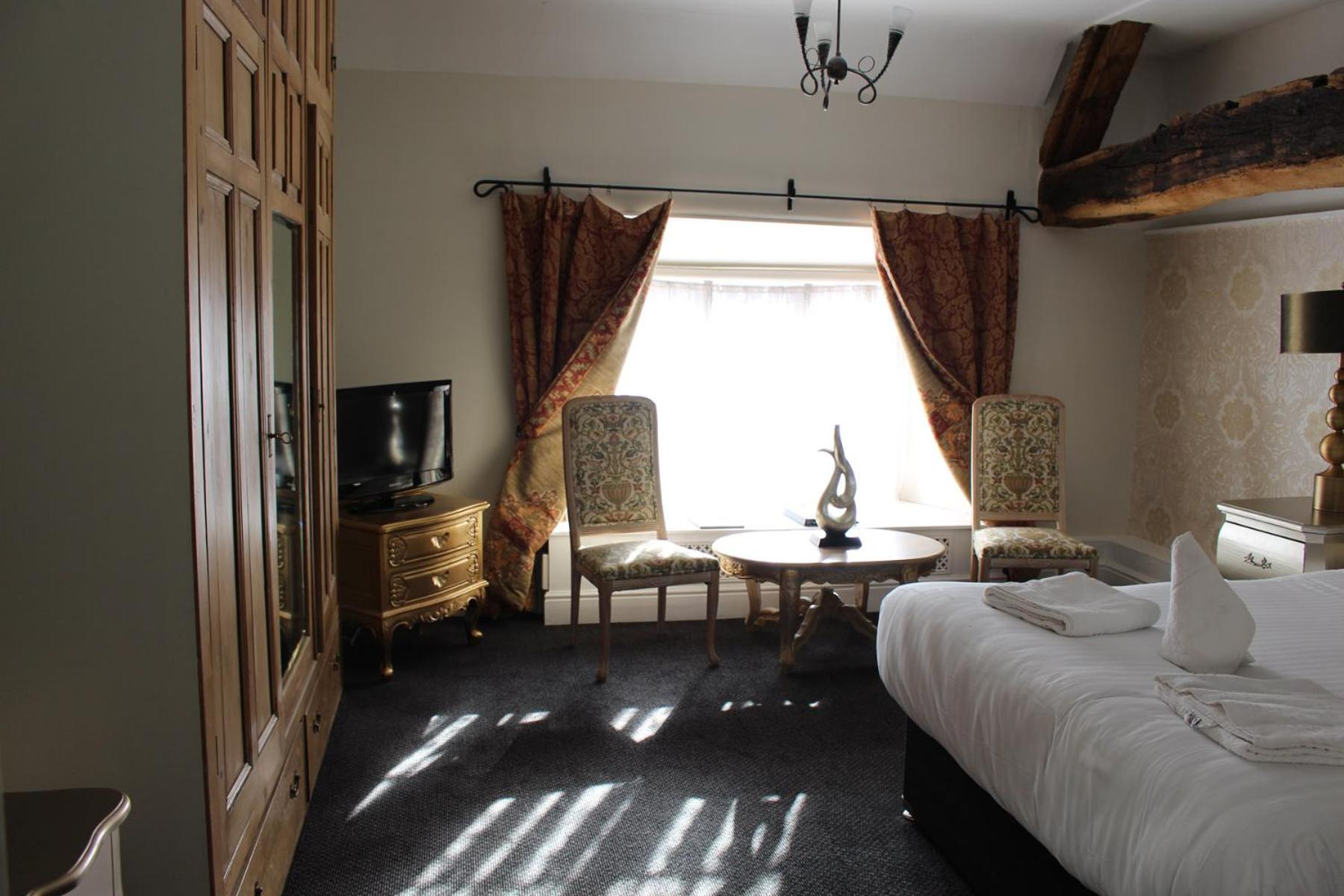 Фото Risley Hall Hotel