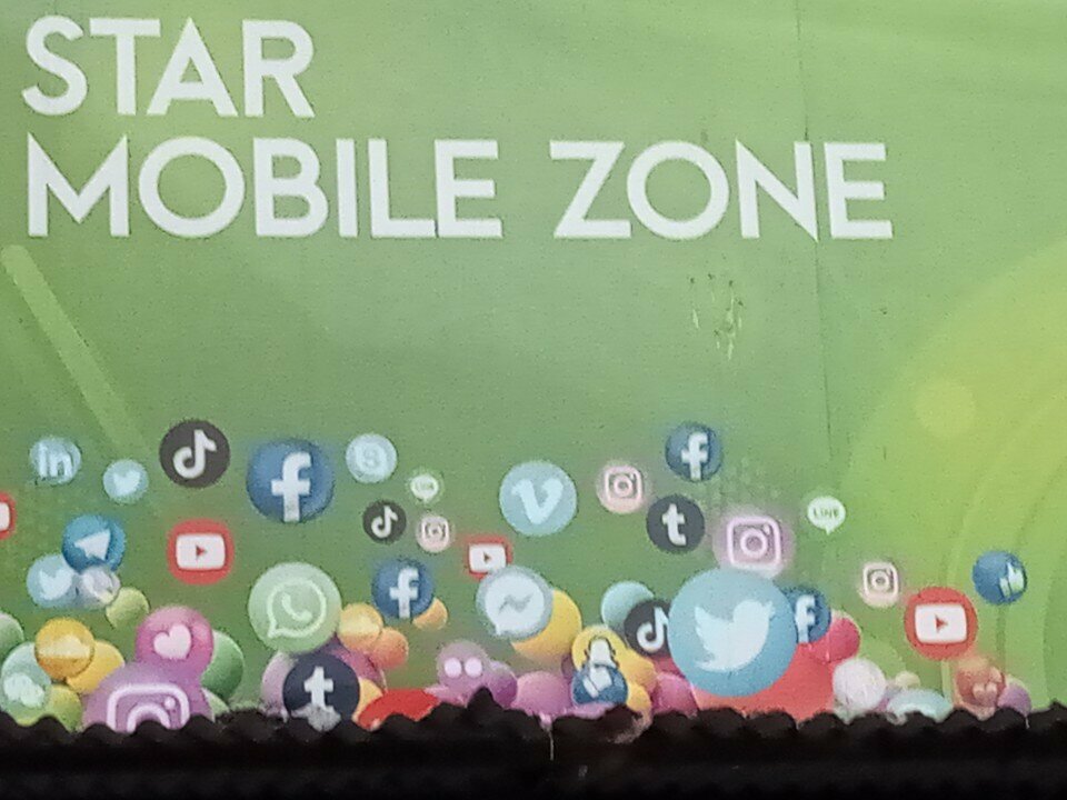 Mobile phone store Star mobile zone, Karachi, photo
