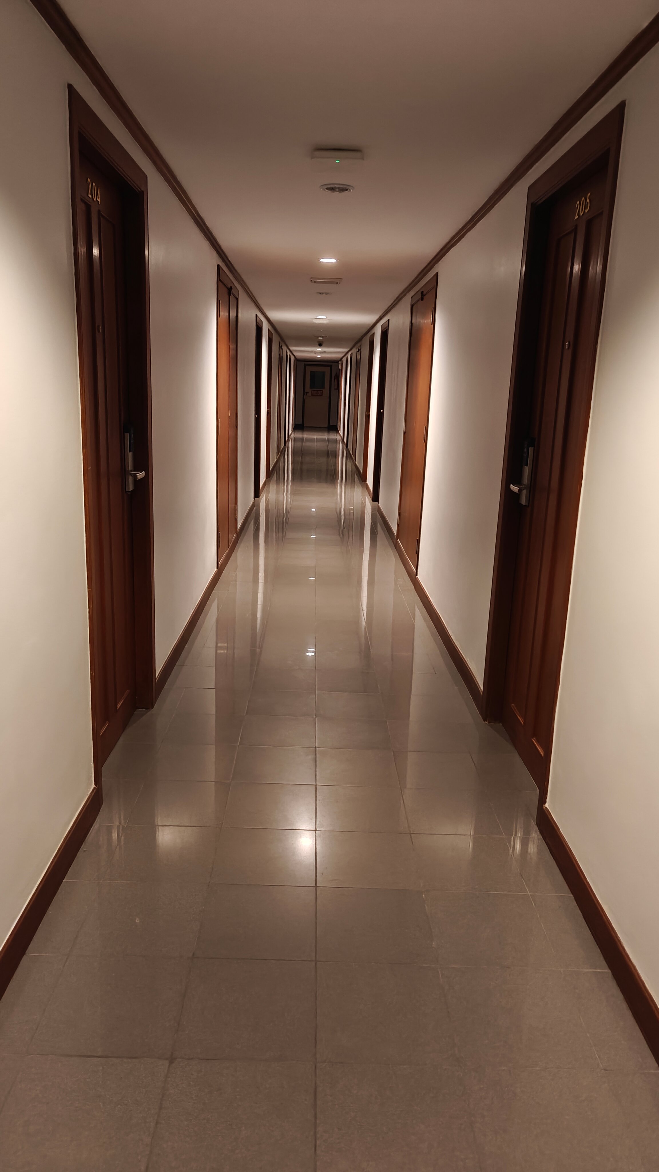 Фото Rattana Karon Beach Hotel