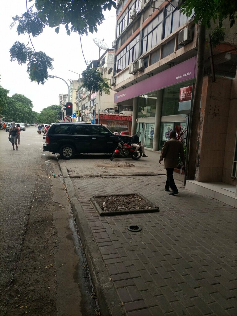 ATM Banco Econômico, Loanda, photo