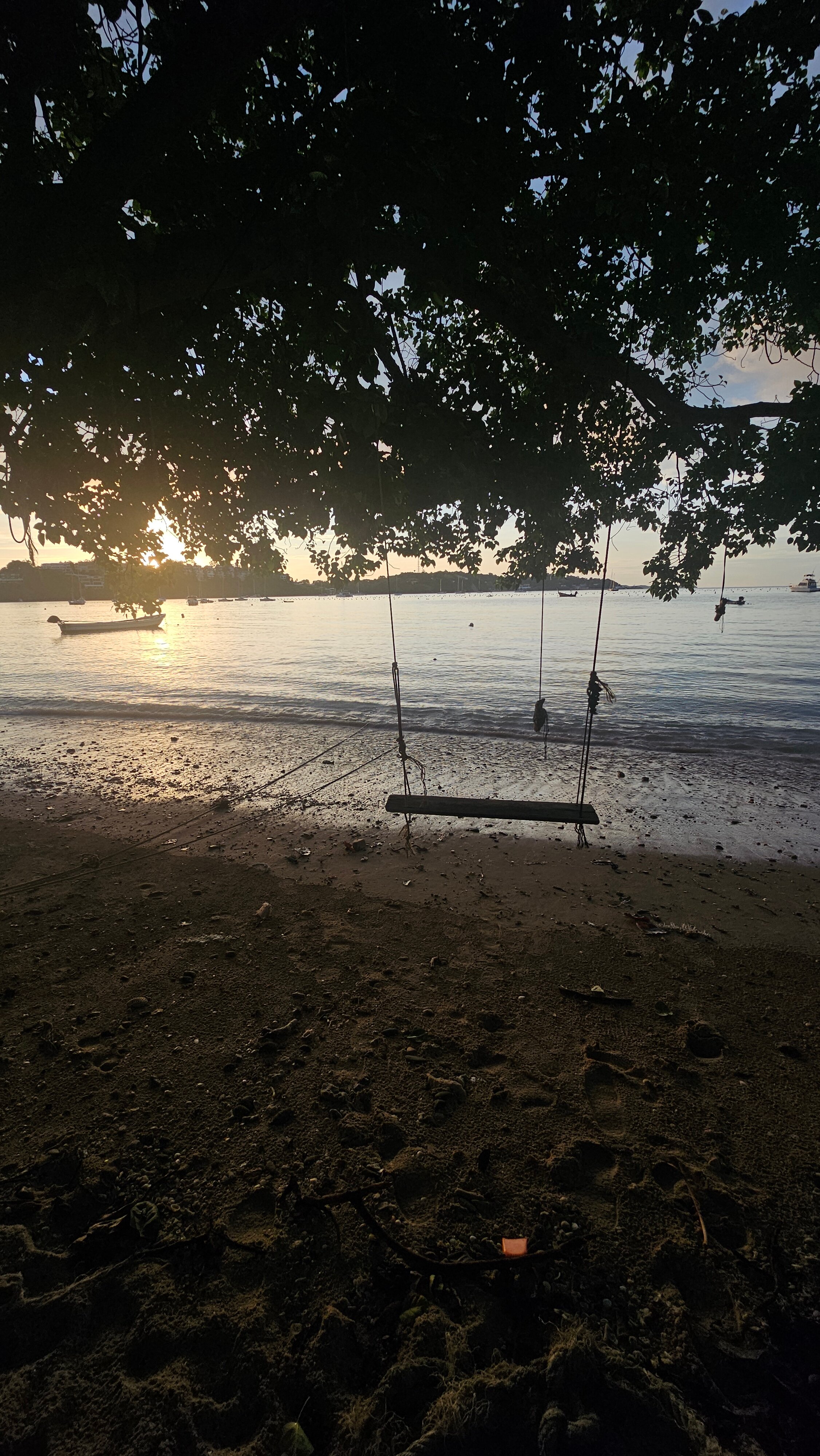 Фото Bandara Beach Resort Phuket