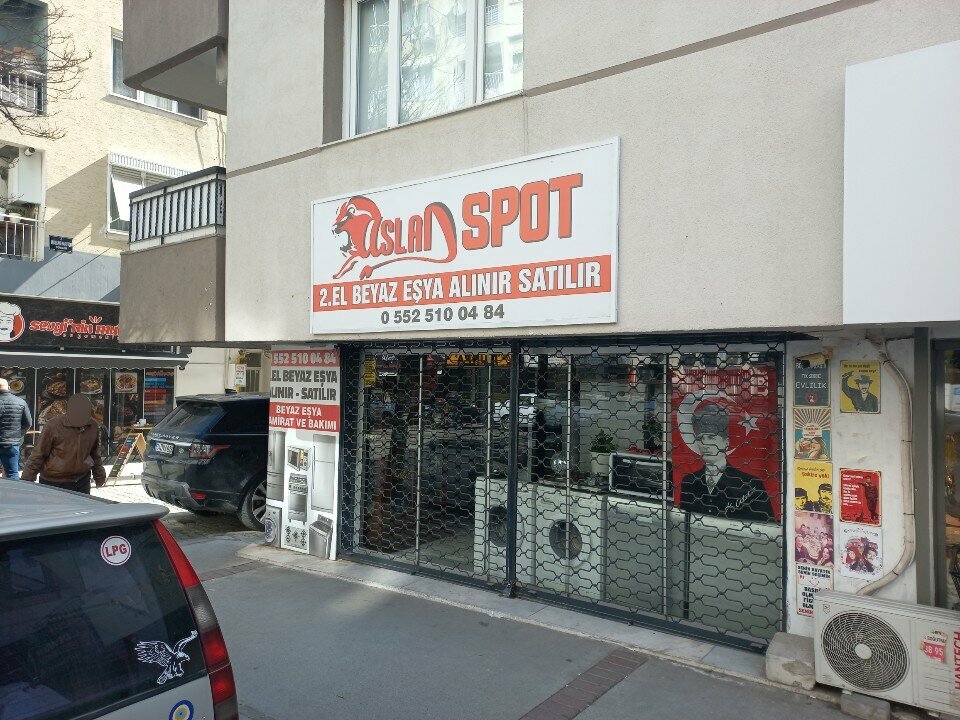 Second-hand shop Aslan Spot, Izmir, photo