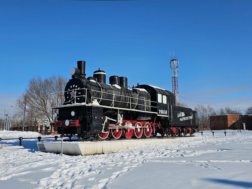 Догги стиліндегі жалаңаш брюнетка бөкселер
