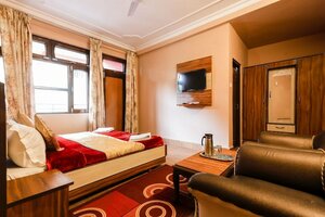 Гостиница New Varuni House