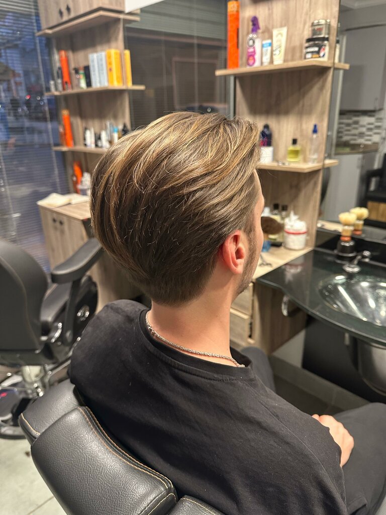 مصففو الشعر Aydin Men's Hairdresser ، اسطنبول، صورة