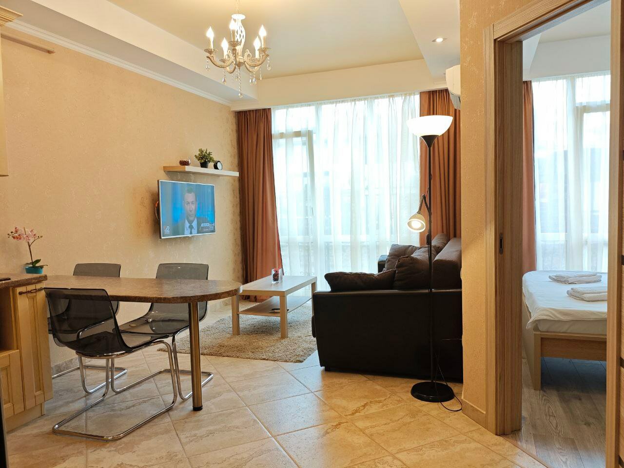 Фото Station Apartments