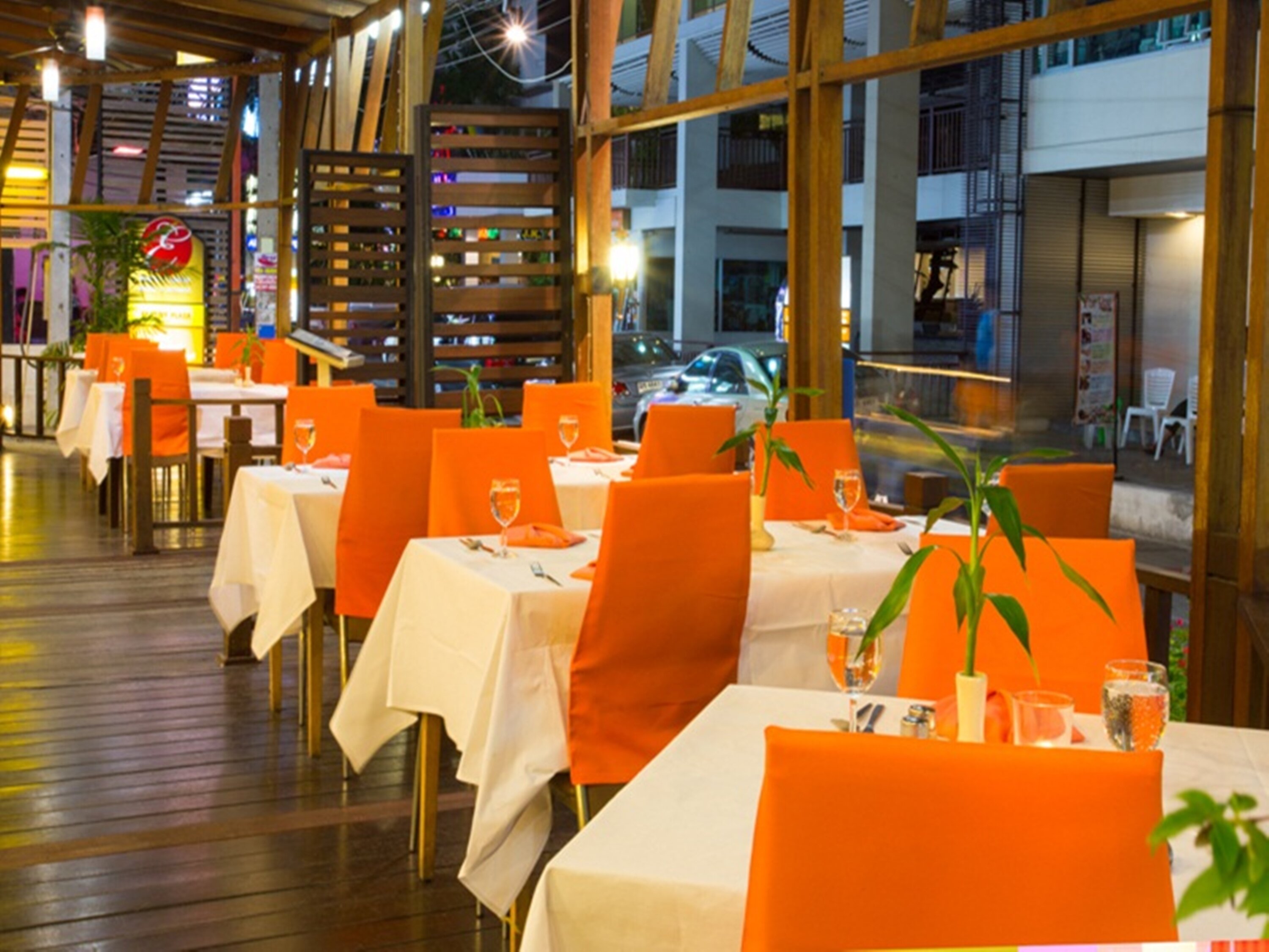 Фото Eastiny Plaza hotel