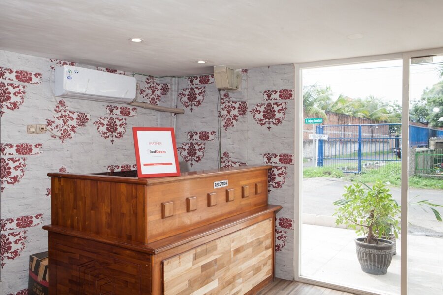 Фото RedDoorz near Pelabuhan Tanjung Perak 2 Surabaya