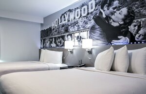 Гостиница Glen Capri Inn & Suites - Burbank Universal