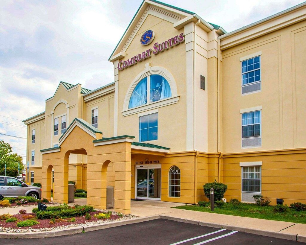 Hotel Comfort Suites East Brunswick - South River, State of New Jersey, photo