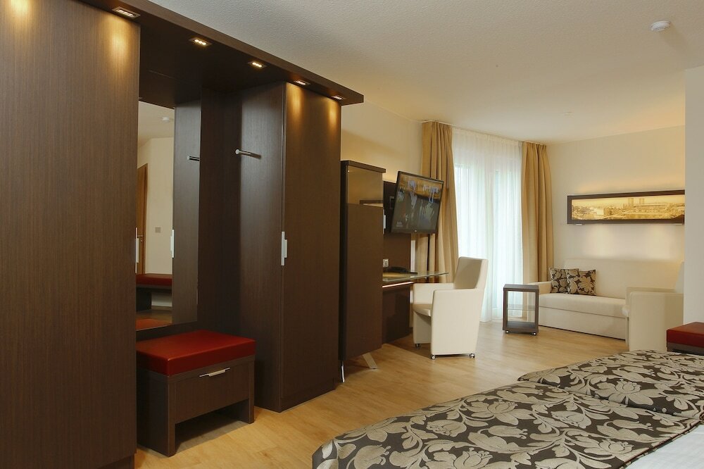 Фото Hotel Simonshof Wolfsburg