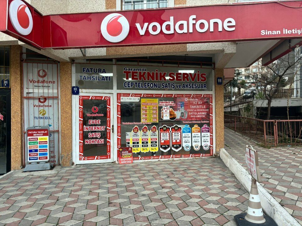 متجر للهواتف المحمولة Vodafone Sinan İletişim ، أنقرة، صورة