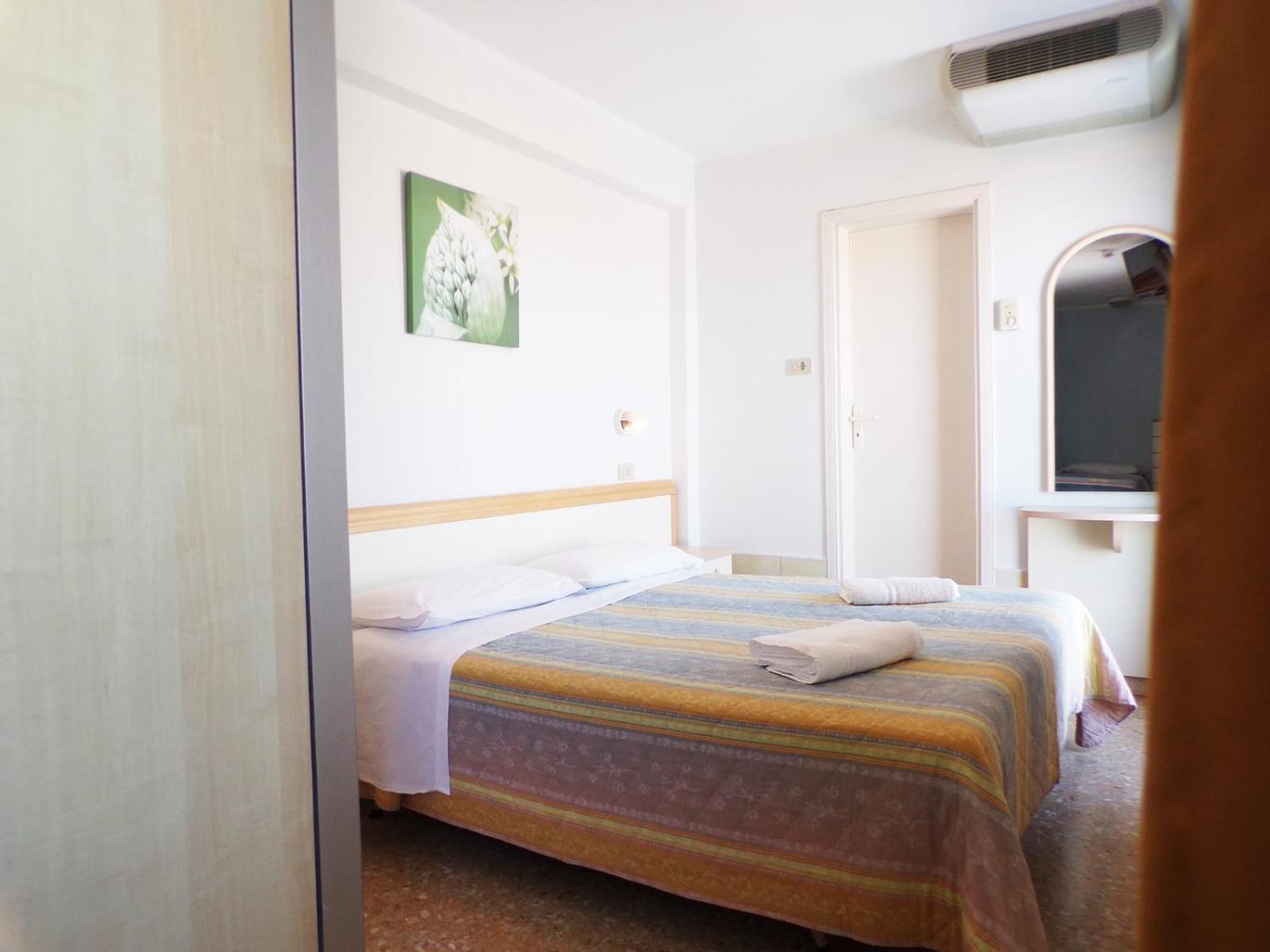 Фото Hotel Crystal