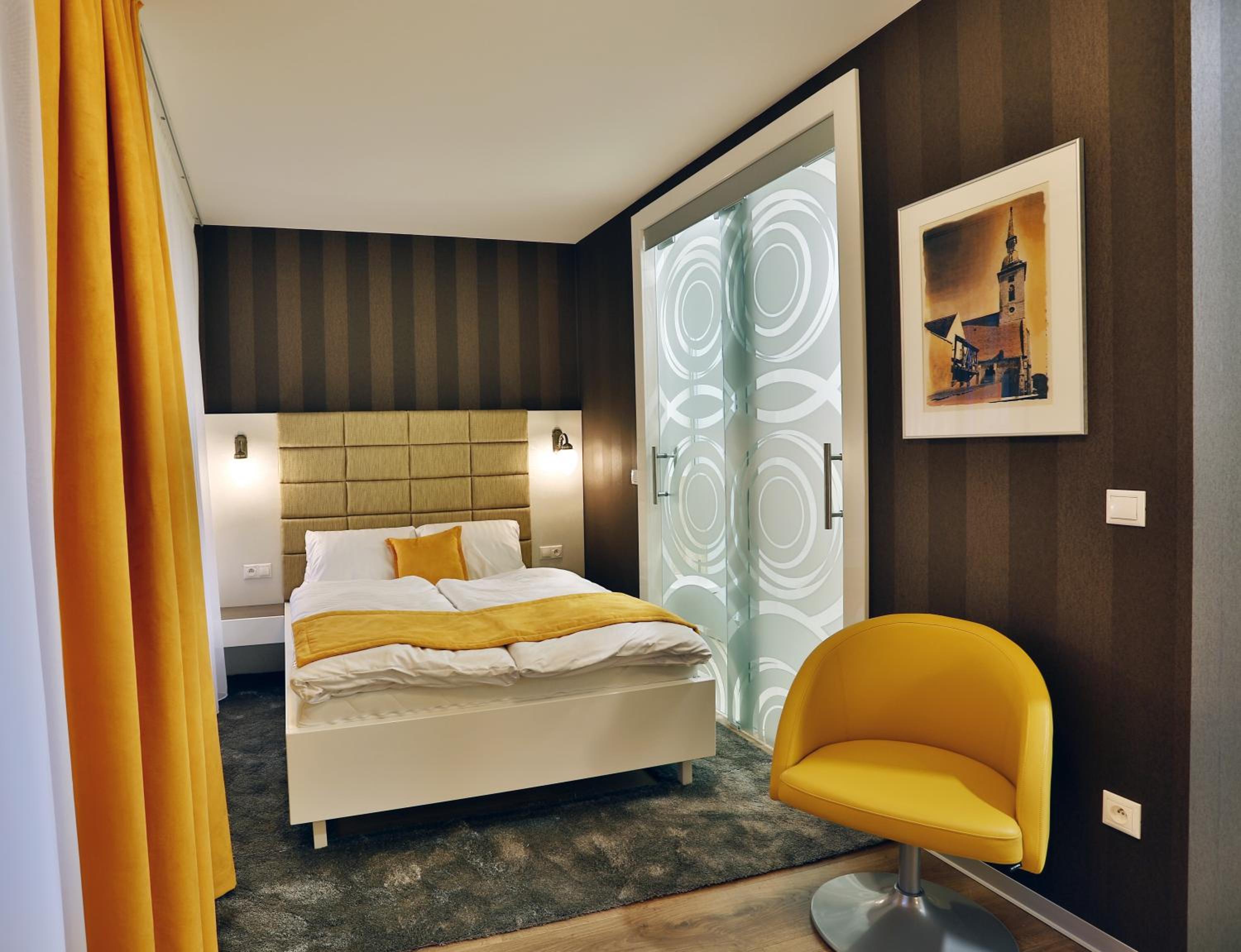 Фото VIP Apartments