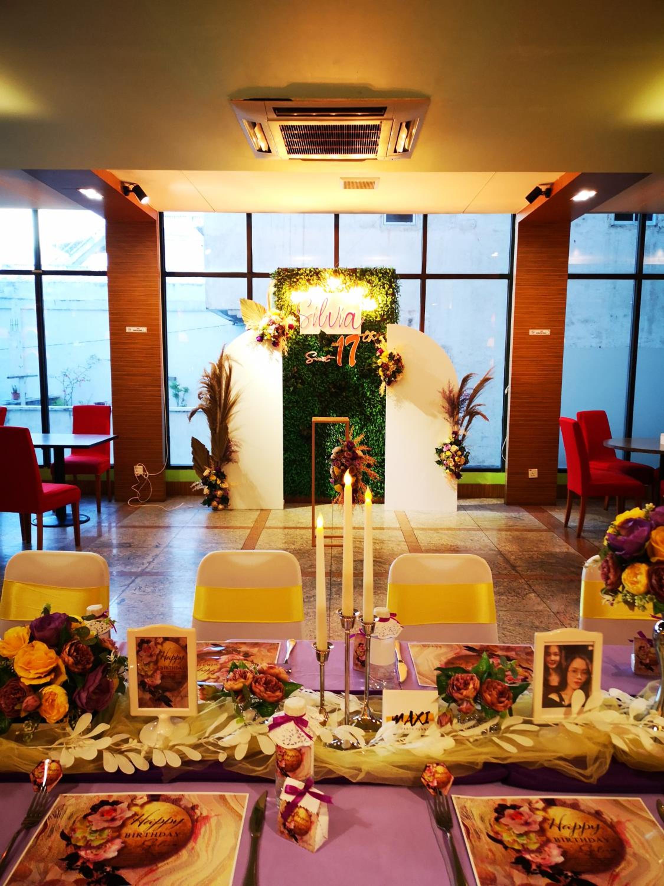 Фото Maximillian