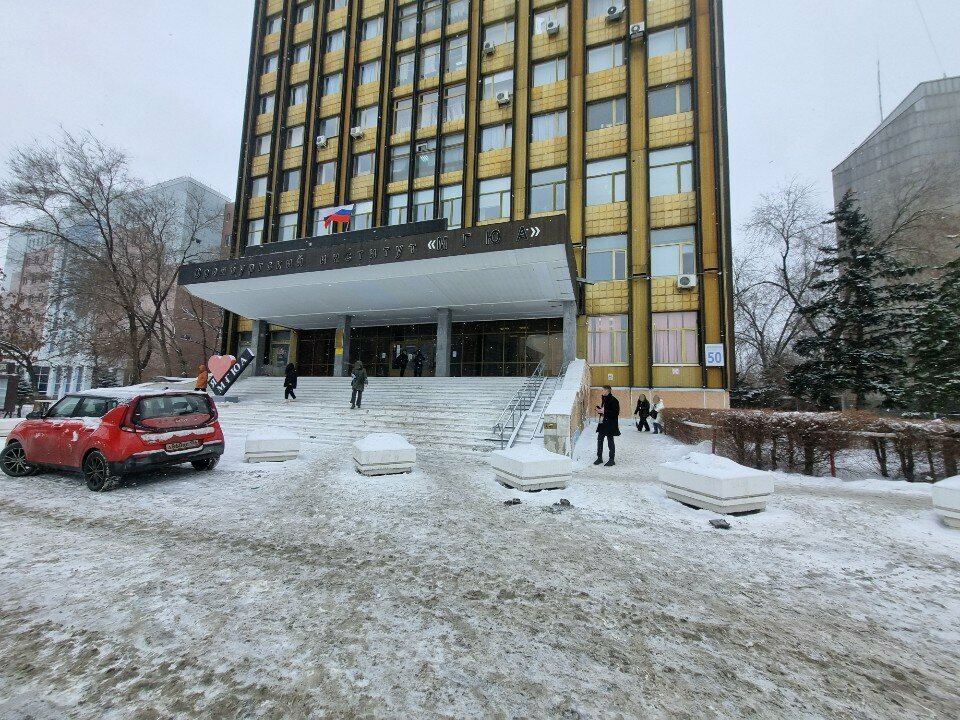 كلية Orenburgsky ekonomiko-yuridichesky kolledzh ، أورينبورغ، صورة