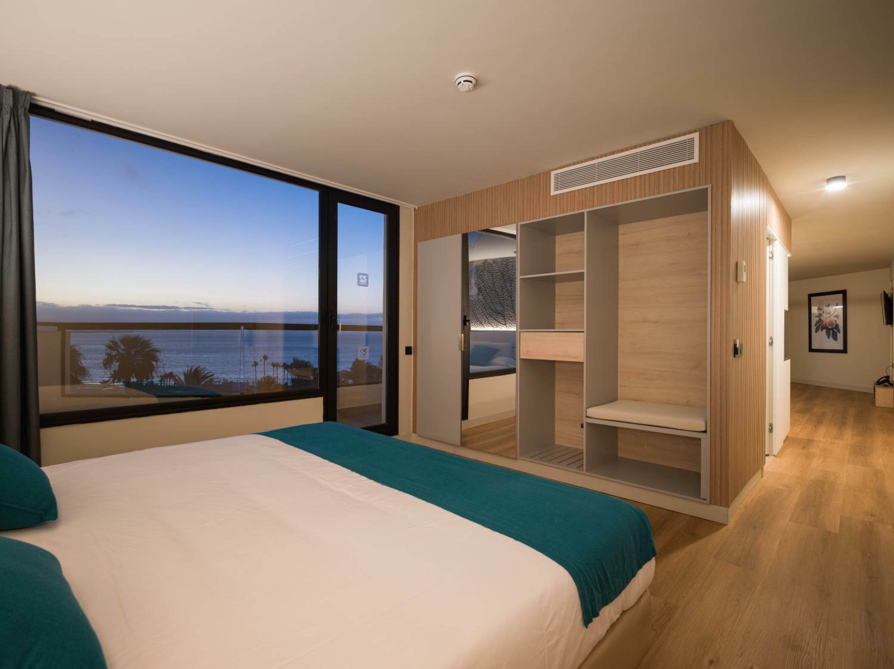 Фото R2 Higos Beach Apartments