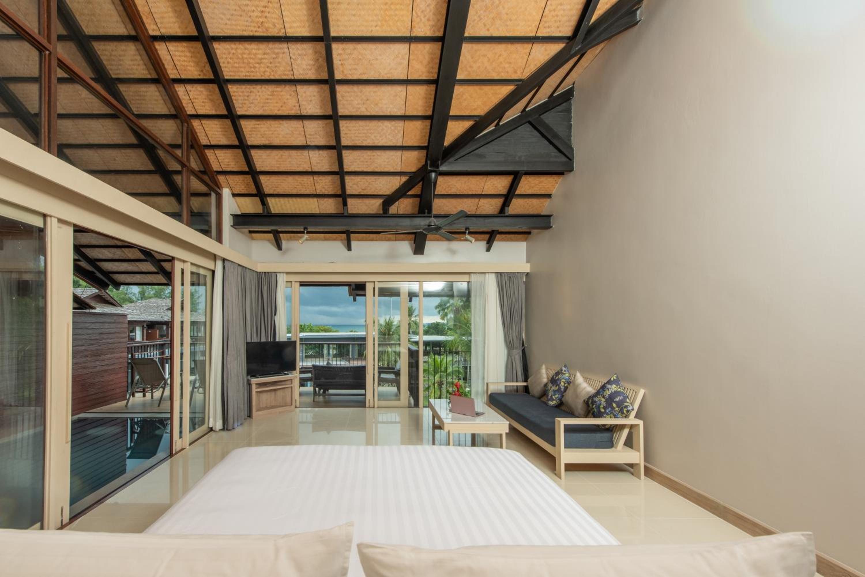 Фото Holiday Style AO Nang Beach Resort Krabi