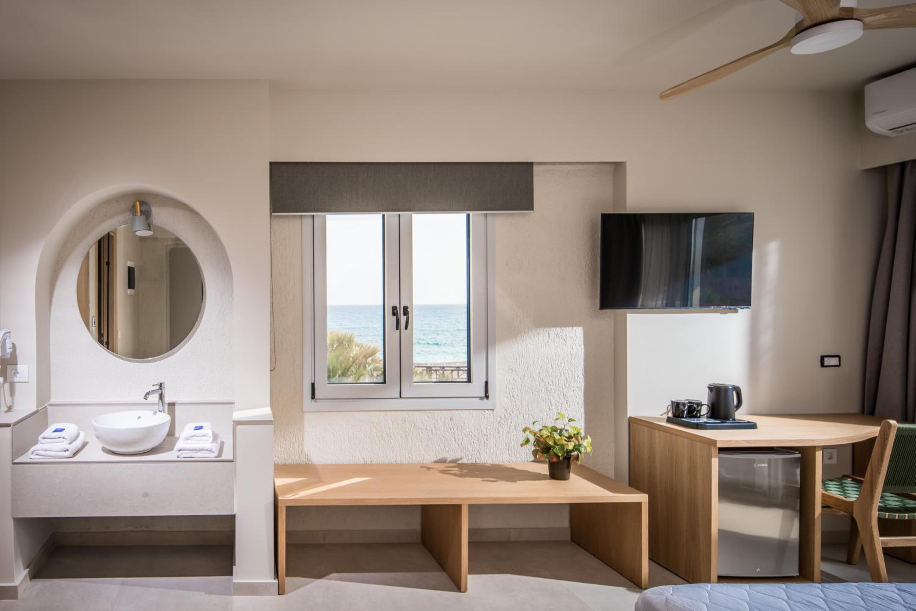 Фото South Coast Hotel