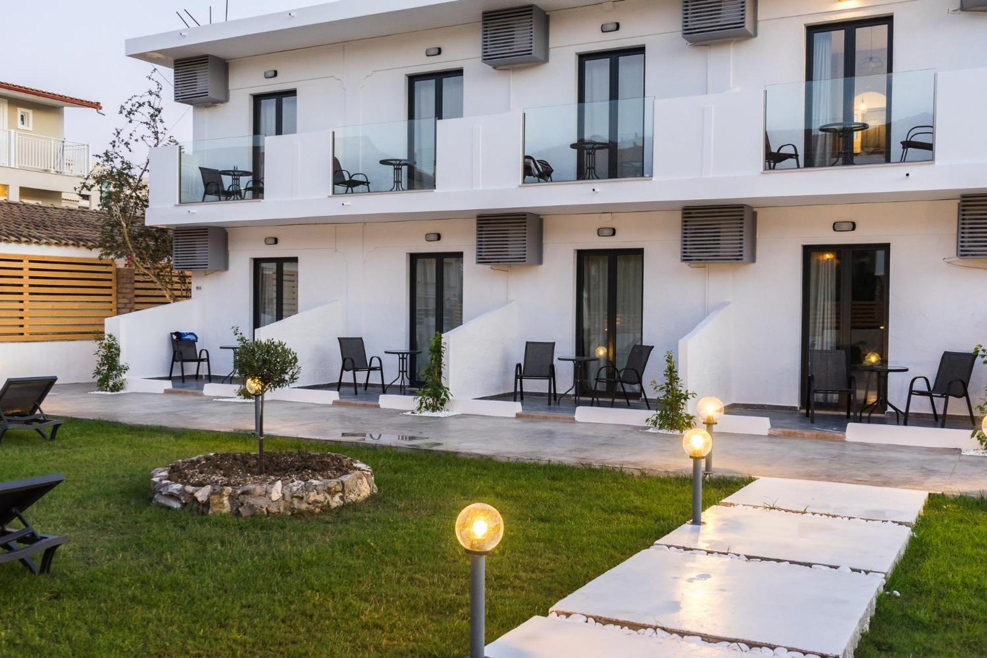 Фото Rooms 48 by Zante Plaza