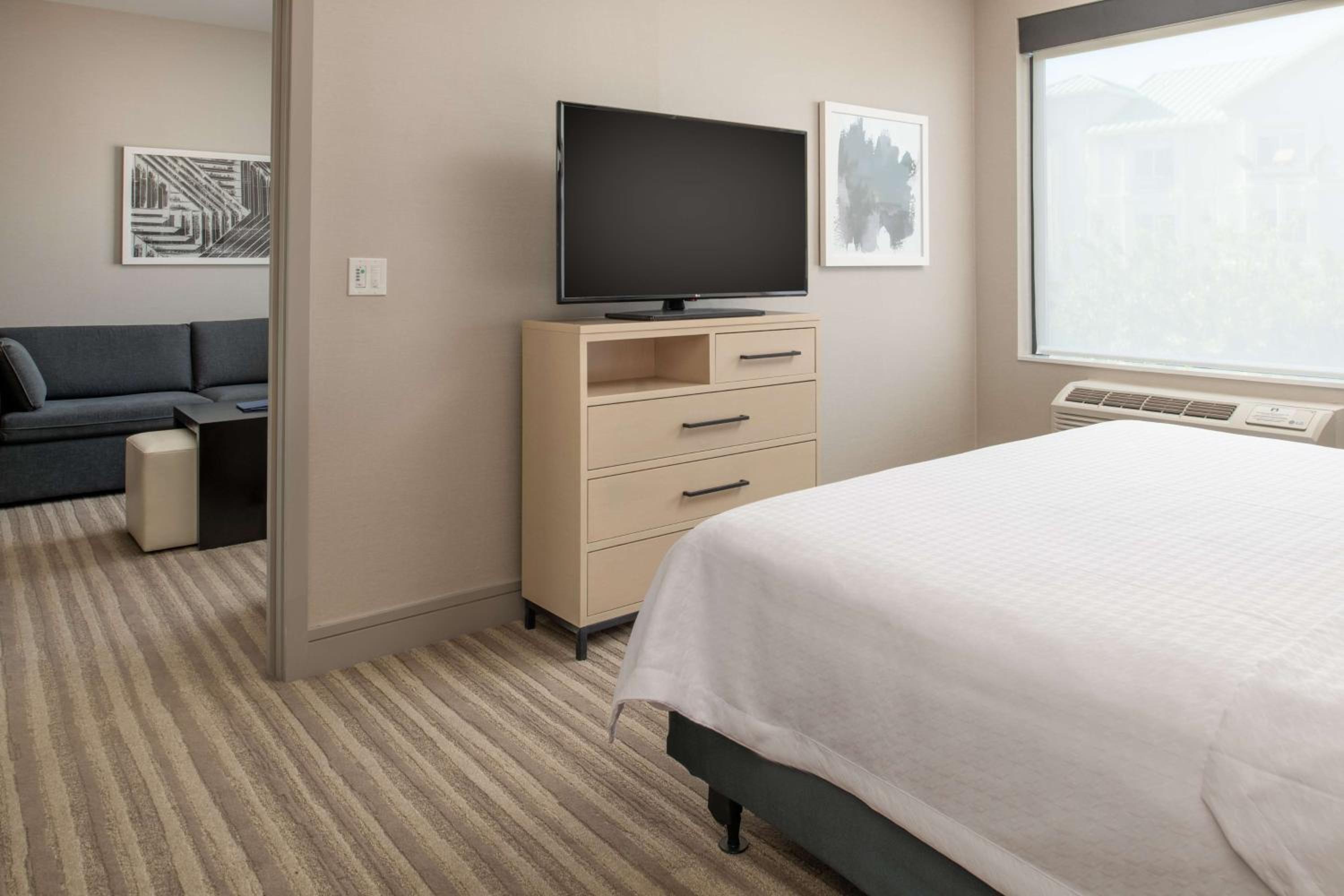 Фото Homewood Suites by Hilton Belmont