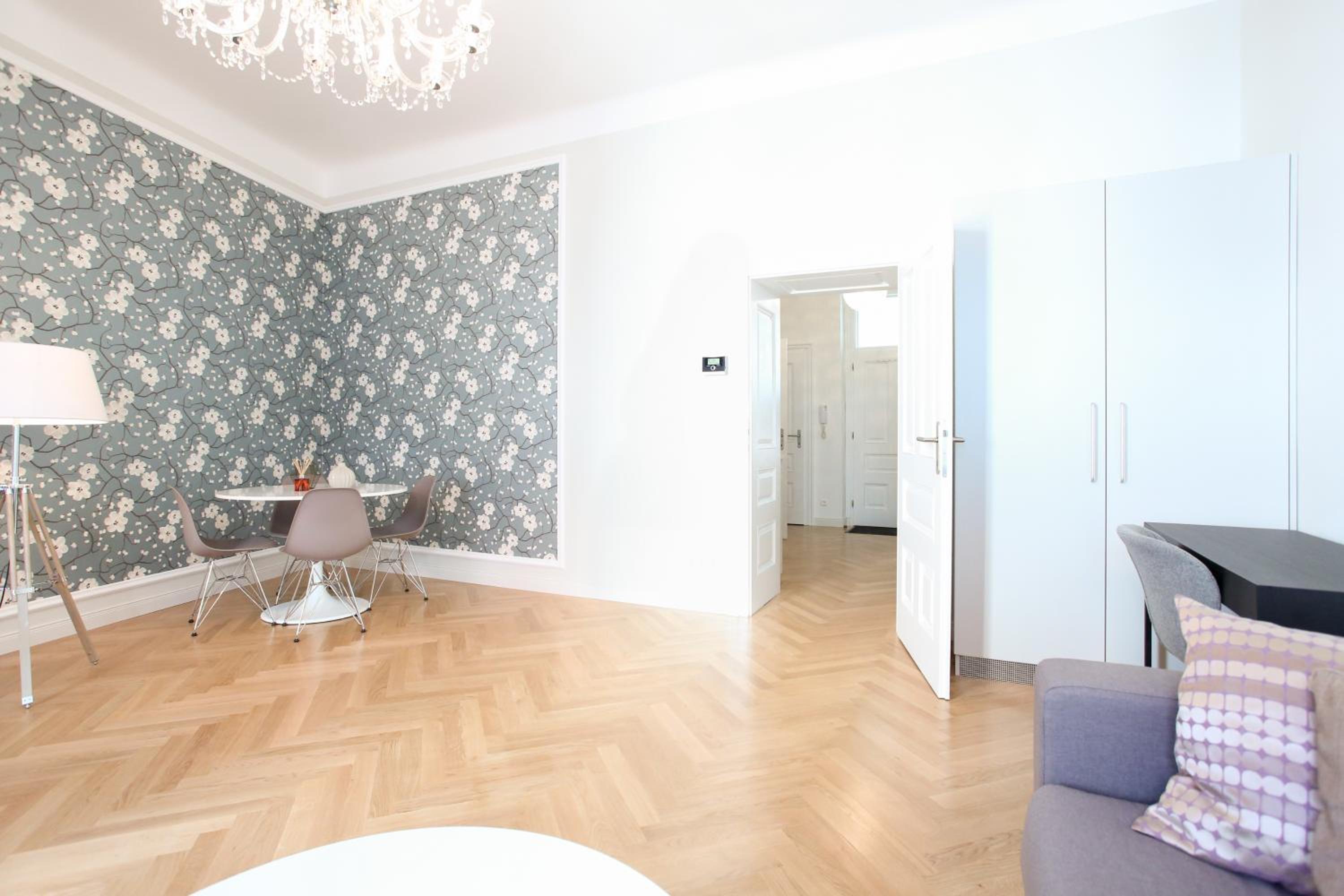 Фото Pink Grapefruit City Condo