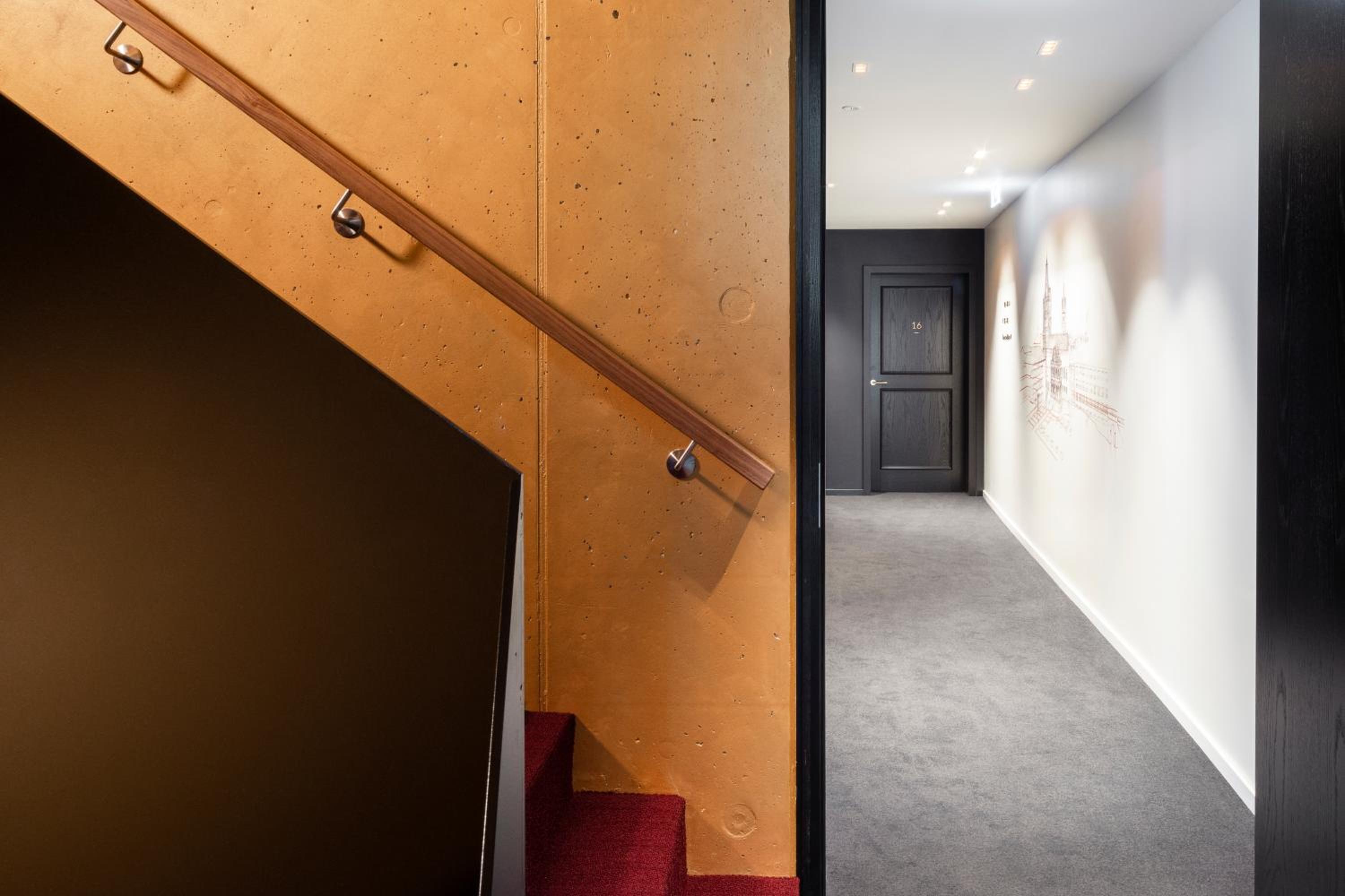 Фото Legend Hotel