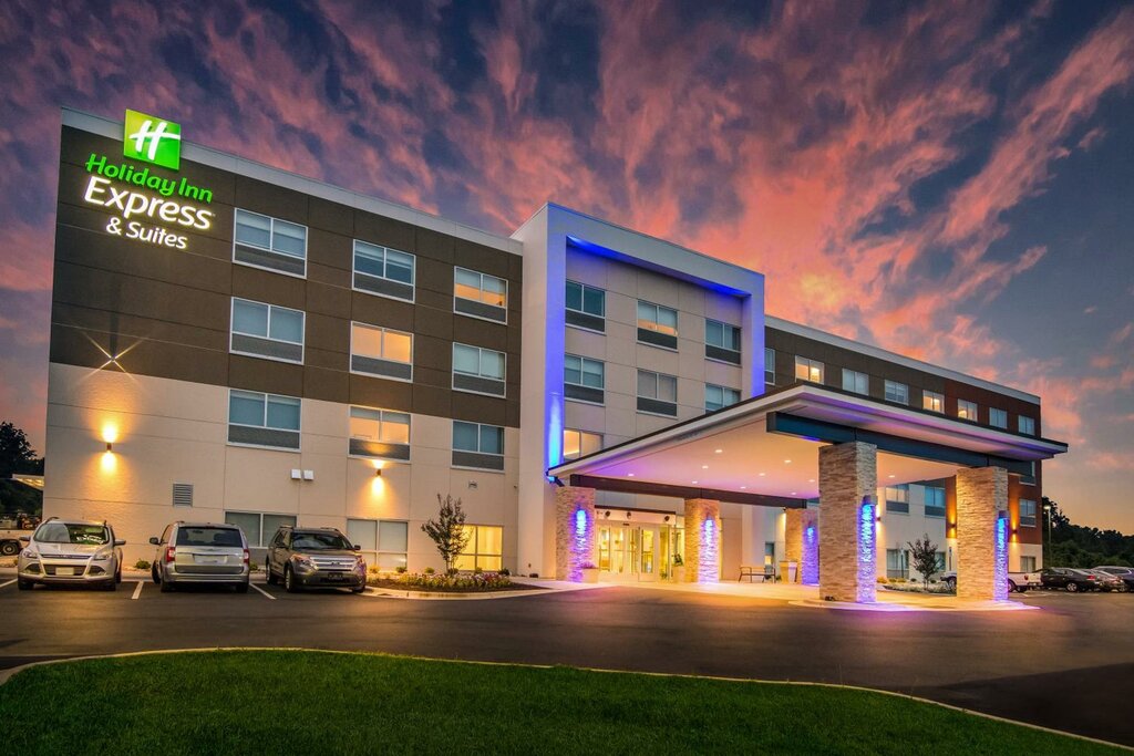 Hotel Holiday Inn Express and Suites Asheboro, State of North Carolina, photo
