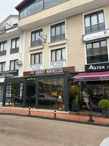 Abant Coffee House (Коджаэли, Гёльджюк, Меркез, улица 1, 15), кафе в Гёльджюке