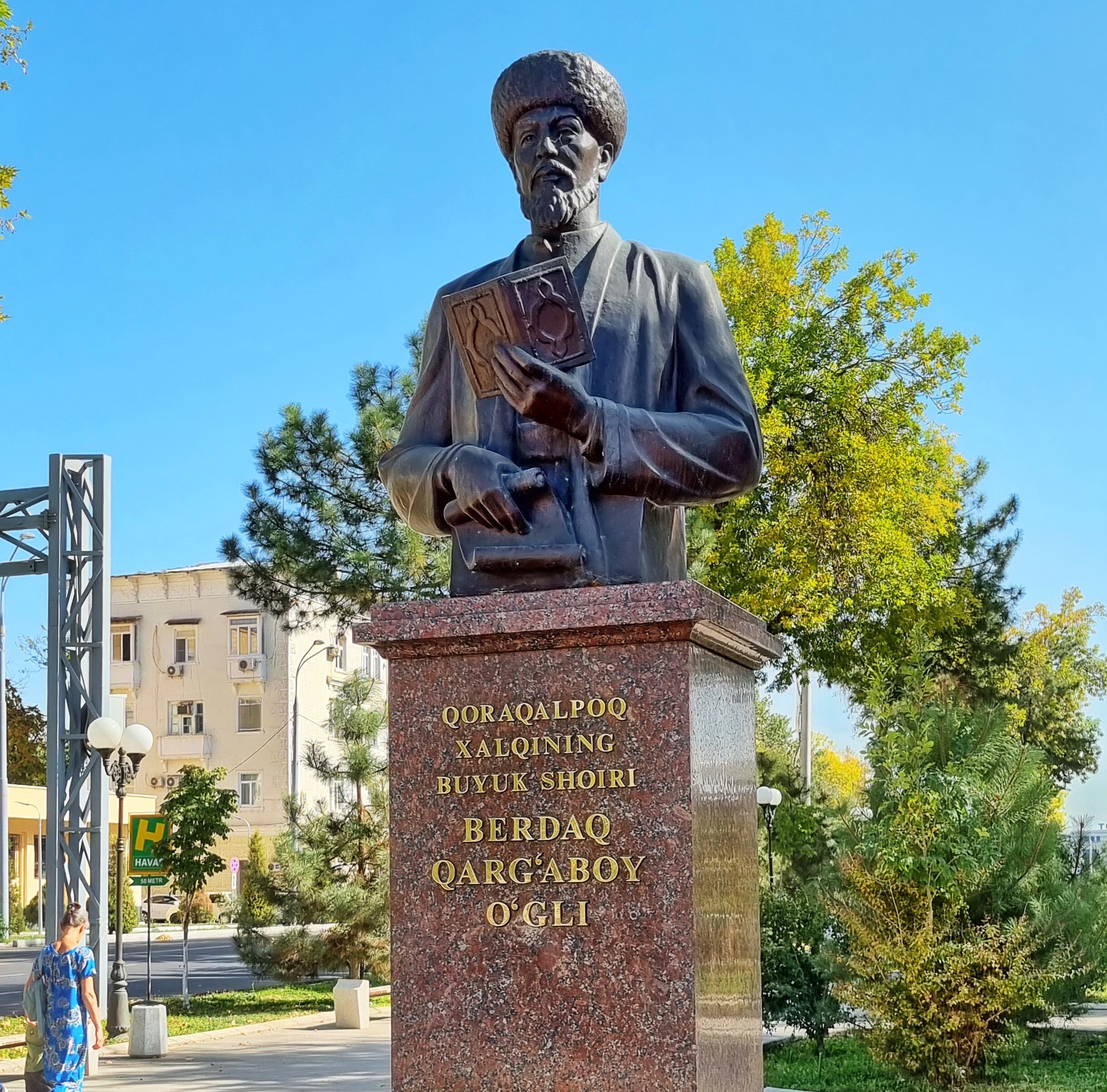 Bir qiz va bir nechta qora yigitlar jinsiy aloqa