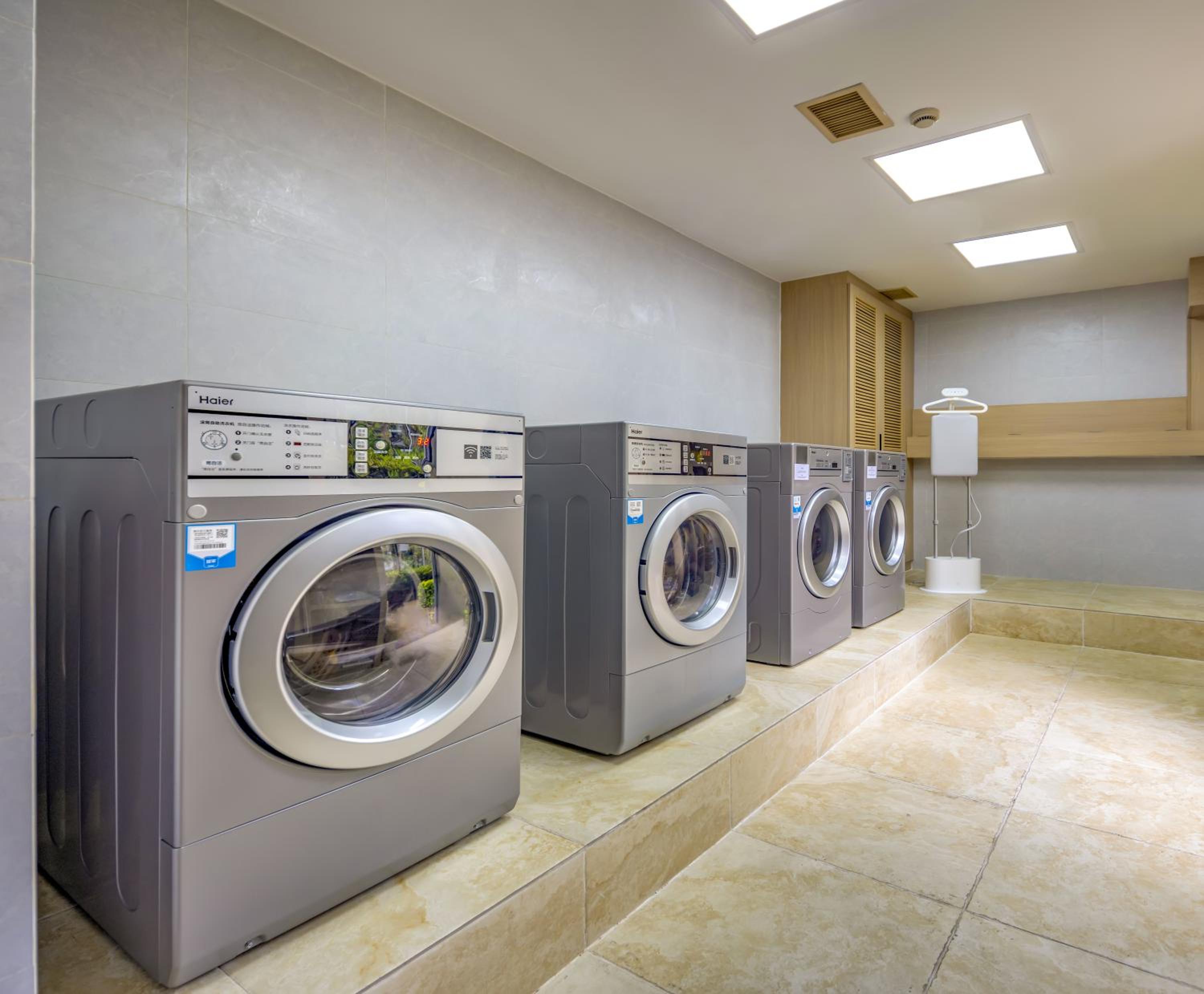 Фото Green Court Residence City Center Shanghai